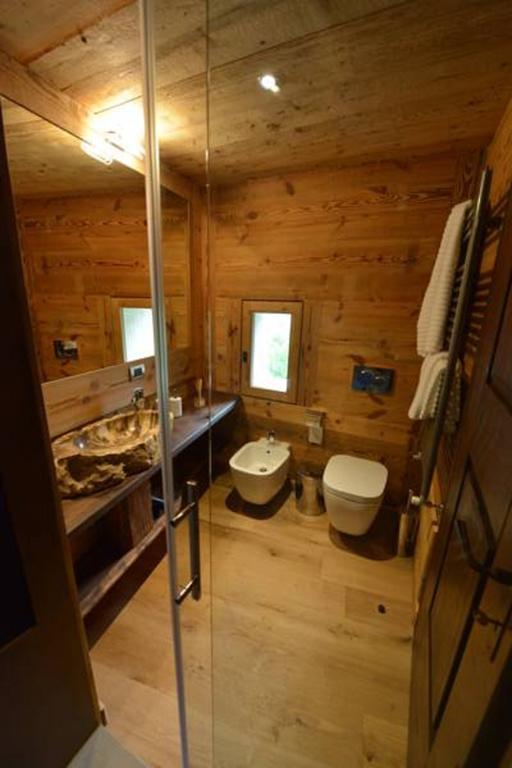 La Maison De Dolphe Chalet De Charme & Art Gallery Brusson Room photo